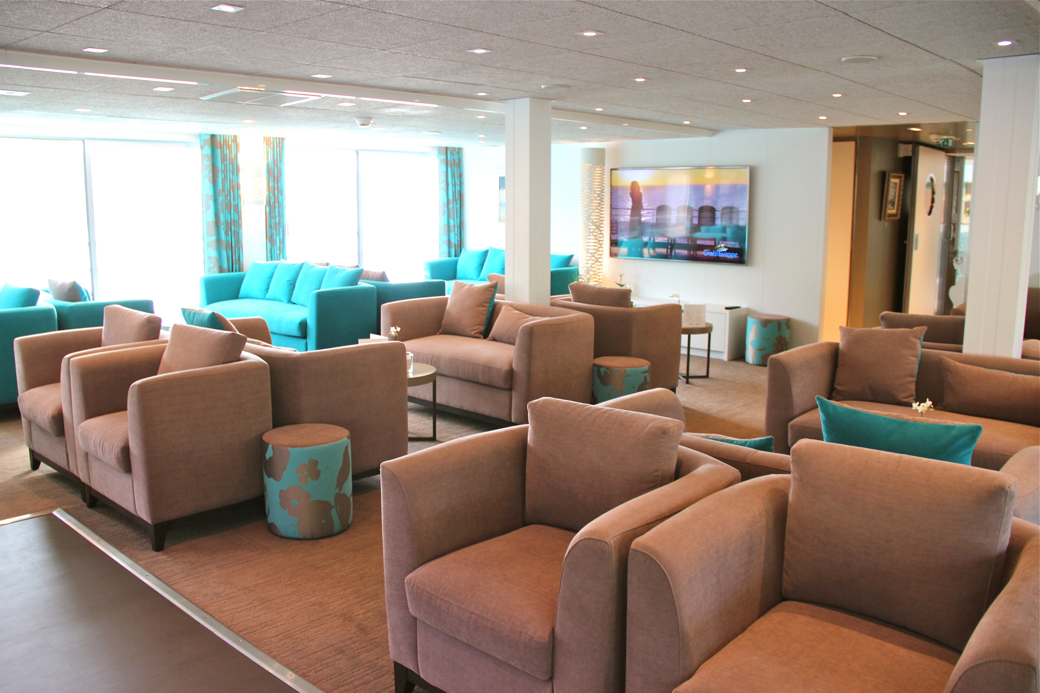 Lounge Bar with Dancefloor